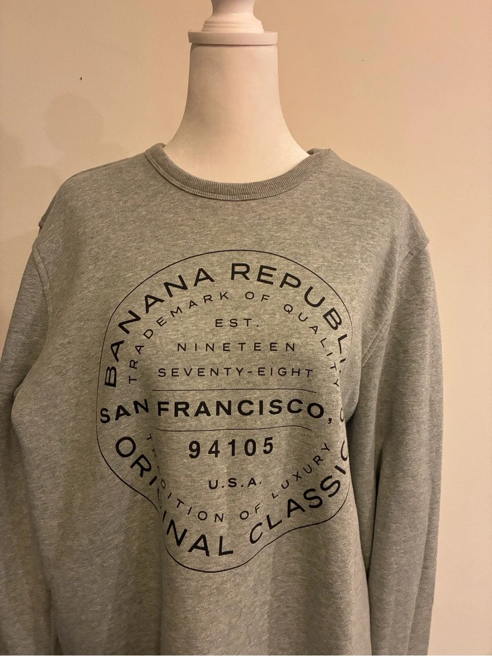 Banana Republic Men's Grey Crewneck Sweatshirt - Classic Logo size Large